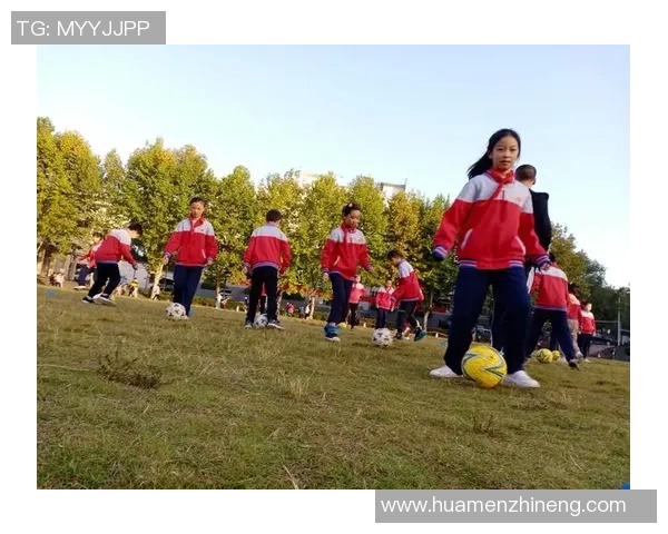 梁才中心学校足球队球星崭露头角 打造校园足球新传奇