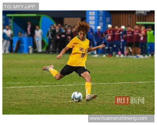 男足球星挑战女足赛场引热议 展现运动平等与竞技精神 男足球星挑战女足赛场引热议 展现运动平等与竞技精神