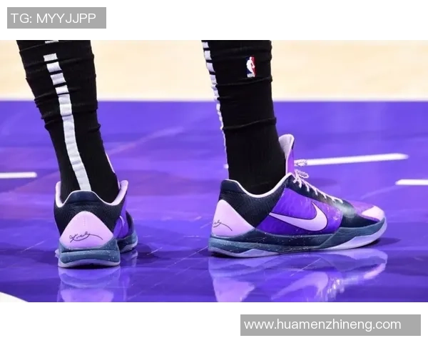 粉色足球鞋点亮赛场风采 球星上脚展示独特个性与时尚魅力 粉色足球鞋点亮赛场风采 球星上脚展示独特个性与时尚魅力